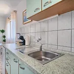 Irena Хвар