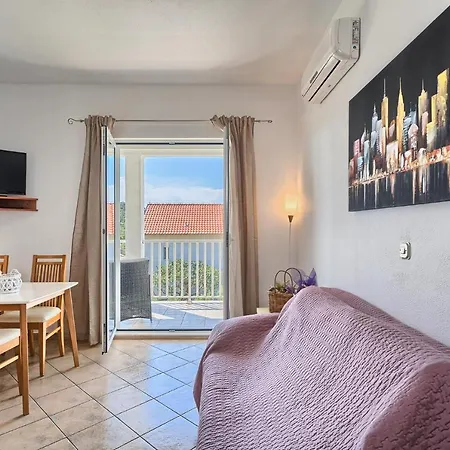 Irena Guest house 3*