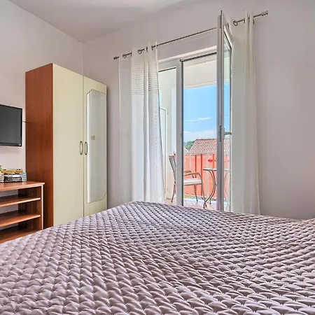 Irena Guest house